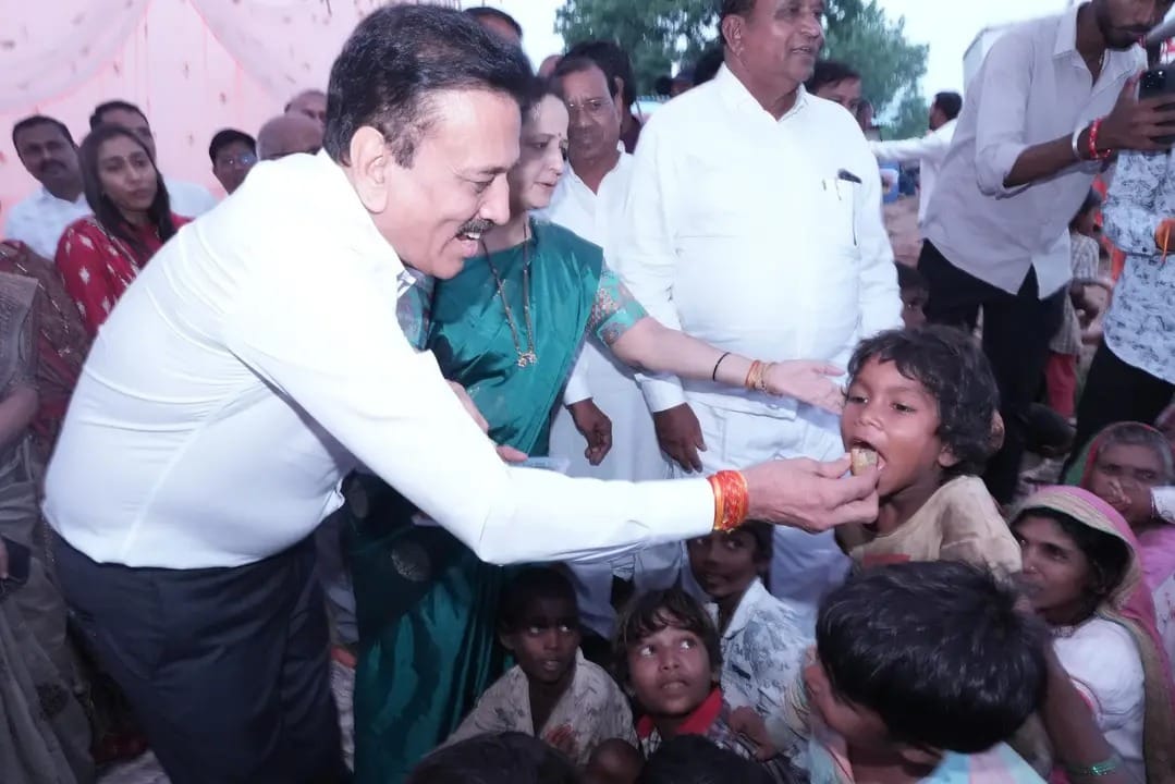 यावल तालुक्यातील सातपुड्याच्या कुशीत आदिवासींसोबत दिवाळी साजरी करणारे श्री गिरीश महाजन पहिले मंत्री