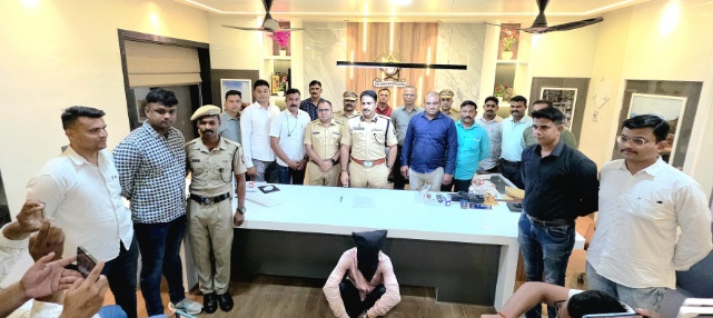 भुसावळात 5 वर्षीय मुलीचे अपहरण करणारा आरोपी 24 तासांत जेरबंद करण्यात बाजारपेठ पोलिसांना यश ; मुलगी सुखरूप